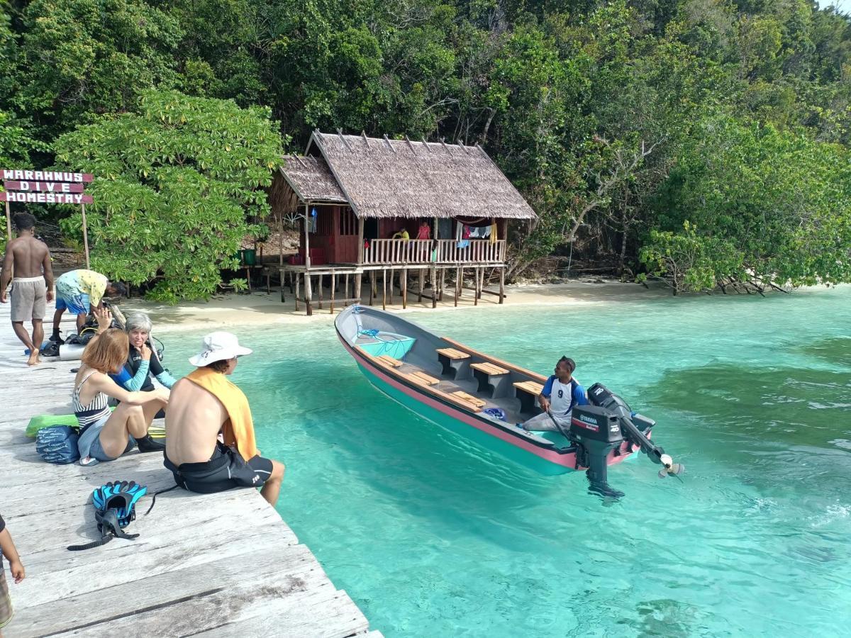 Warahnus Dive Homestay Kri 外观 照片