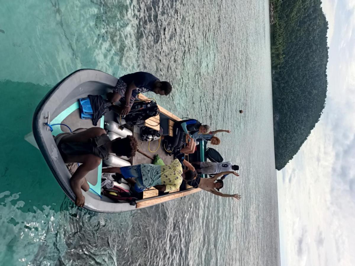 Warahnus Dive Homestay Kri 外观 照片